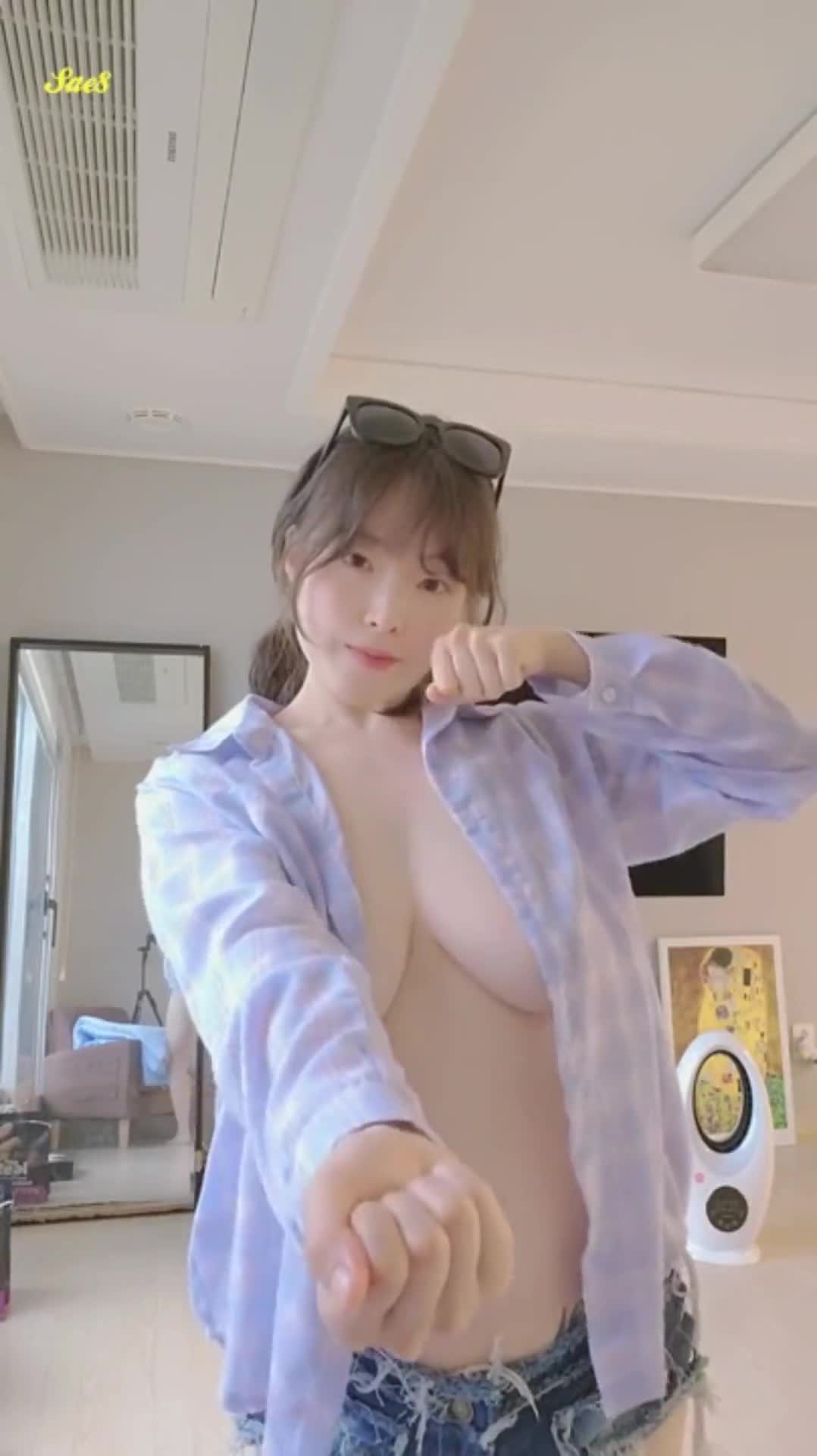 韩国网红宅男杀手巨乳美少妇yonsi